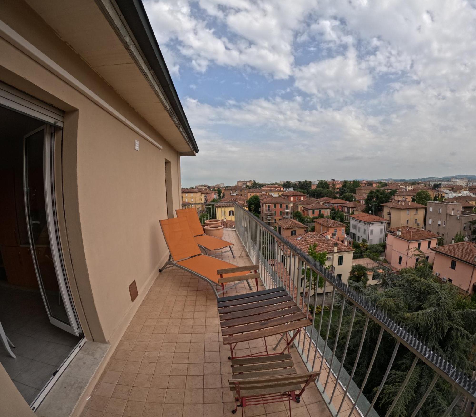 Bellavista Panoramic Terrace Appartamento Con Terrazza Zona Sant Orsola Bolonya Dış mekan fotoğraf